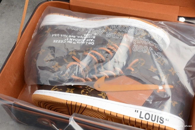 Rep AQ0818-158 Off-Louis Air OW 1 AJ1 x Jordan 0812